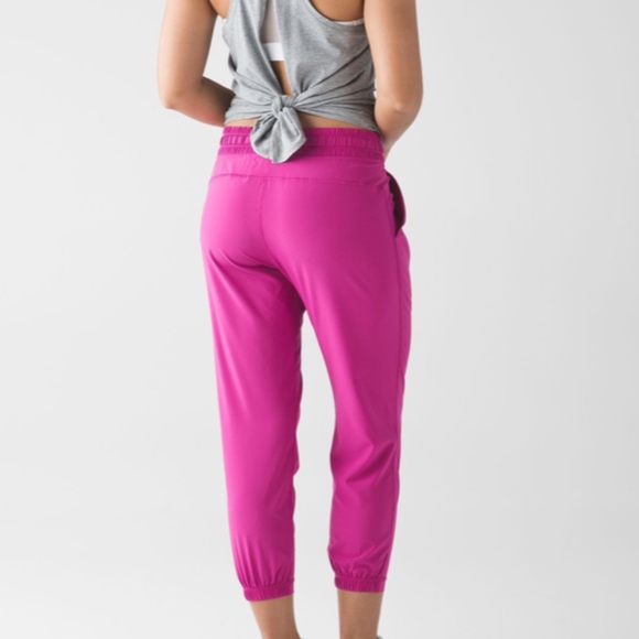 Lululemon Namaskar Crop NWOT - Picture 2 of 6